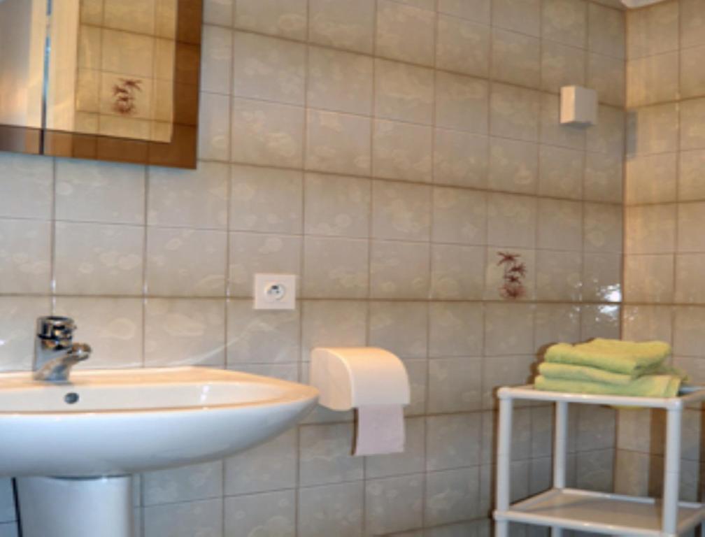 Ferme De La Lande Martel Bed & Breakfast Juilley Екстериор снимка